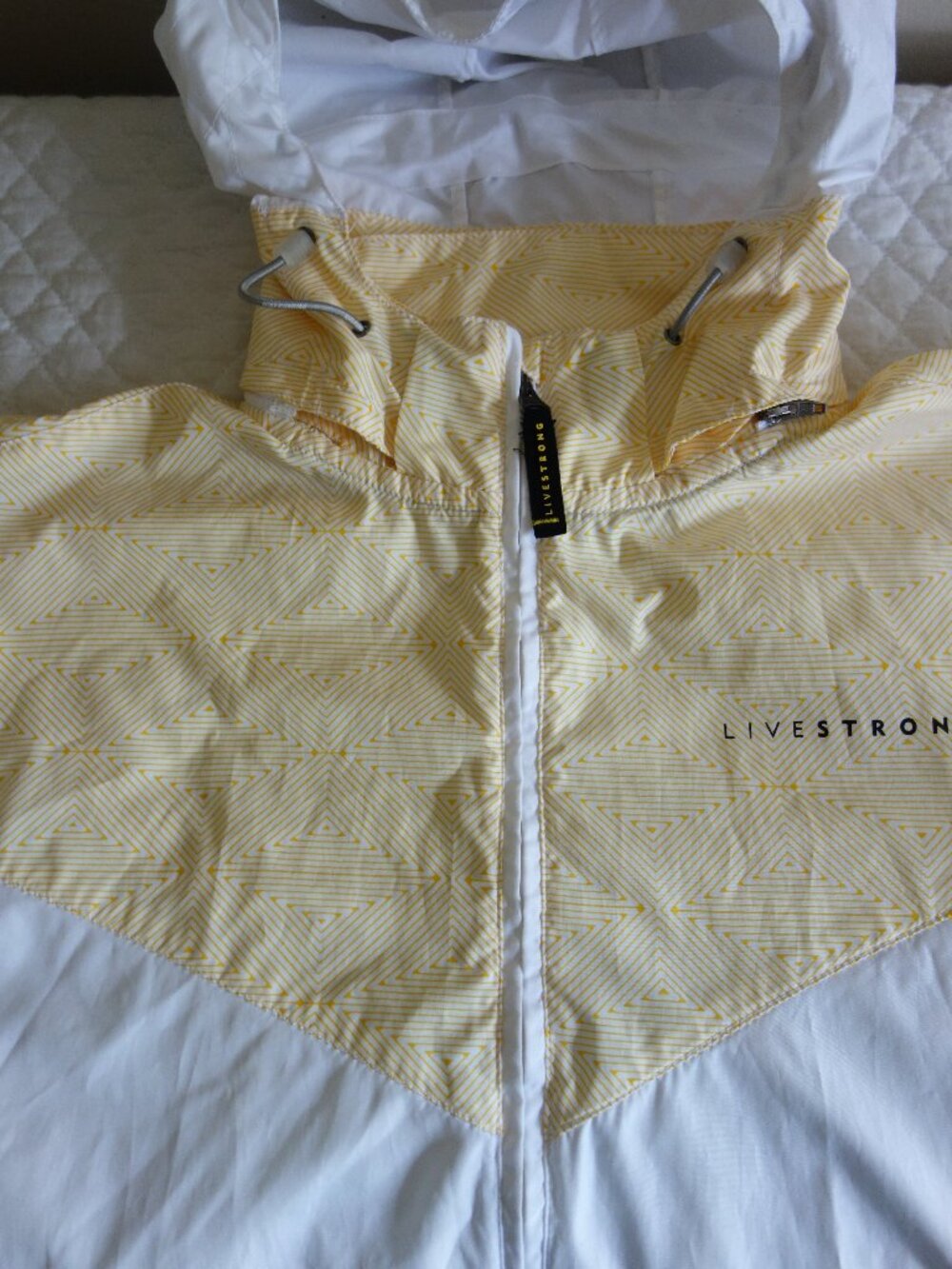 EUC NIKE RUNNING White Yellow Lightweight Livestrong Jacket Wmns M